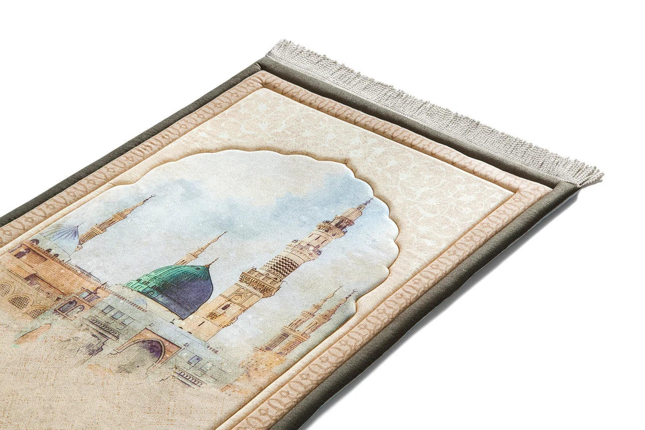 سجادة صلاة مبطنة بتصميم المدينة المنورة